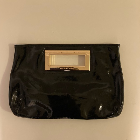 Michael Kors Handbags - Michael Kors Clutch